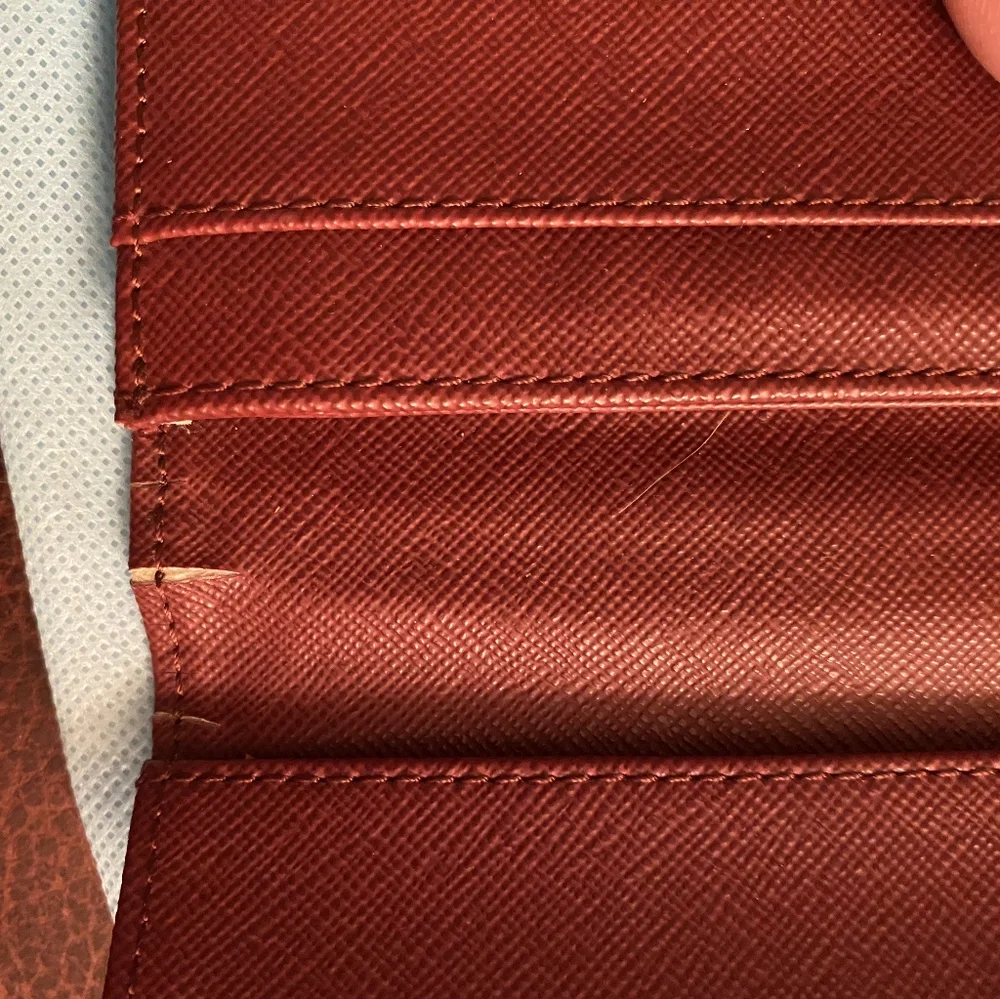 REDUCED!! NWOT Antonio Melani Red Crocodile Embossed Handbag and Wallet Set - Picture 10 of 12